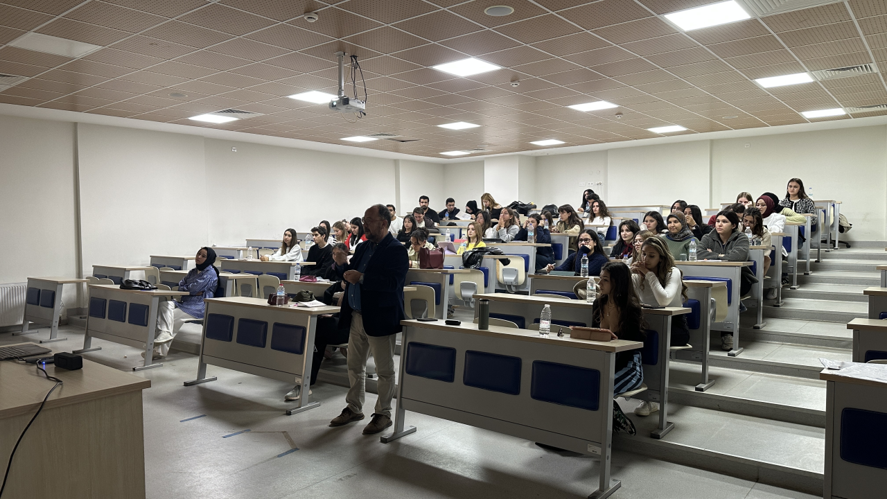 “Fikirden Girişime: Girişimcilik Yolculuğu” Etkinliği Düzenlendi