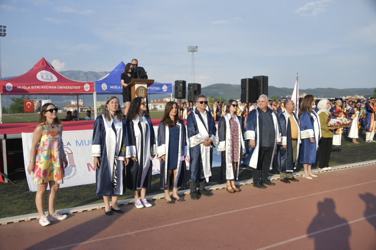 2025-2026 dönemi mezunlarımızı uğurladık.