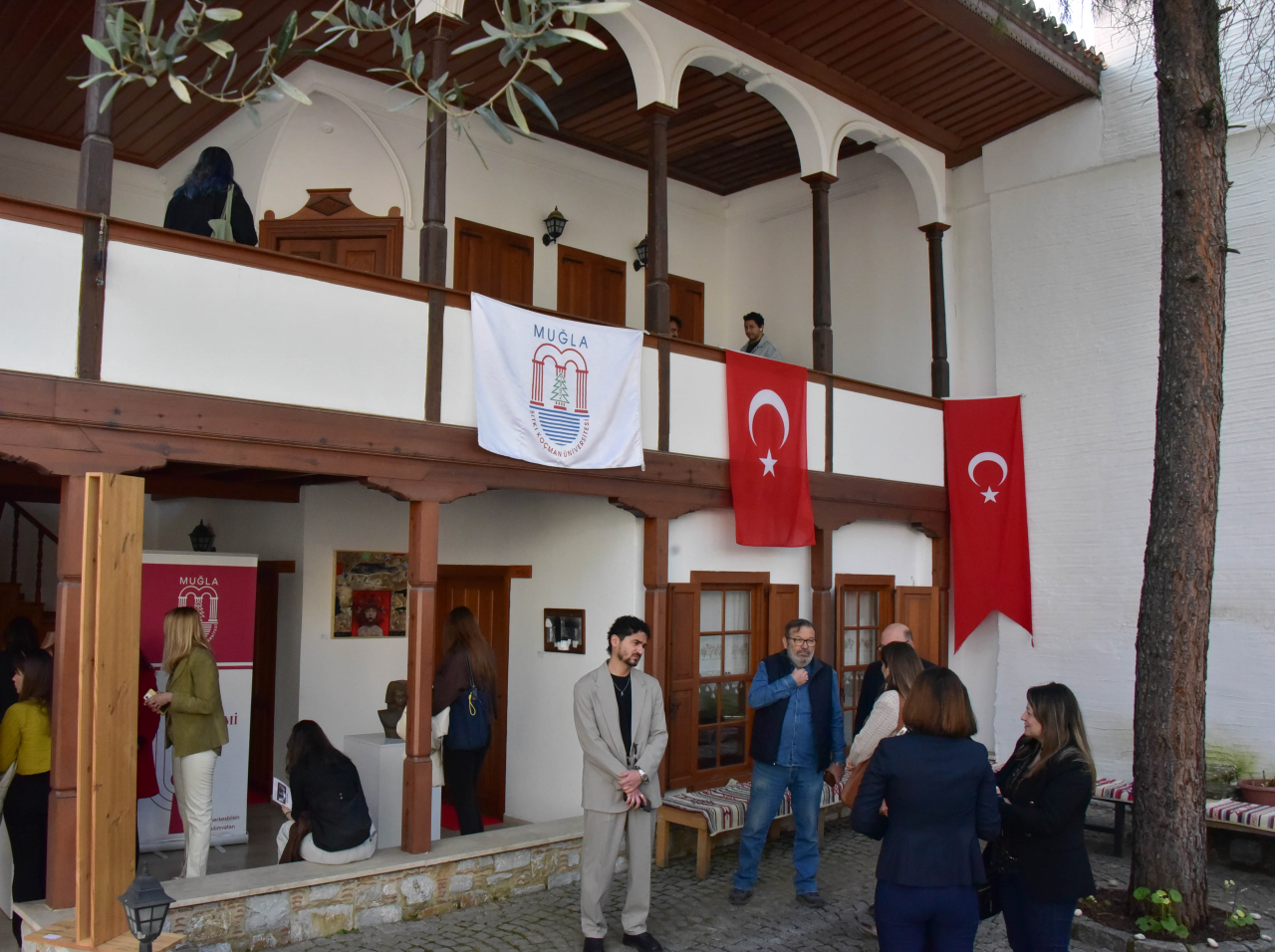 MSKÜ BİO’da “Akrom” Sergisi Sanatseverlerle Buluştu