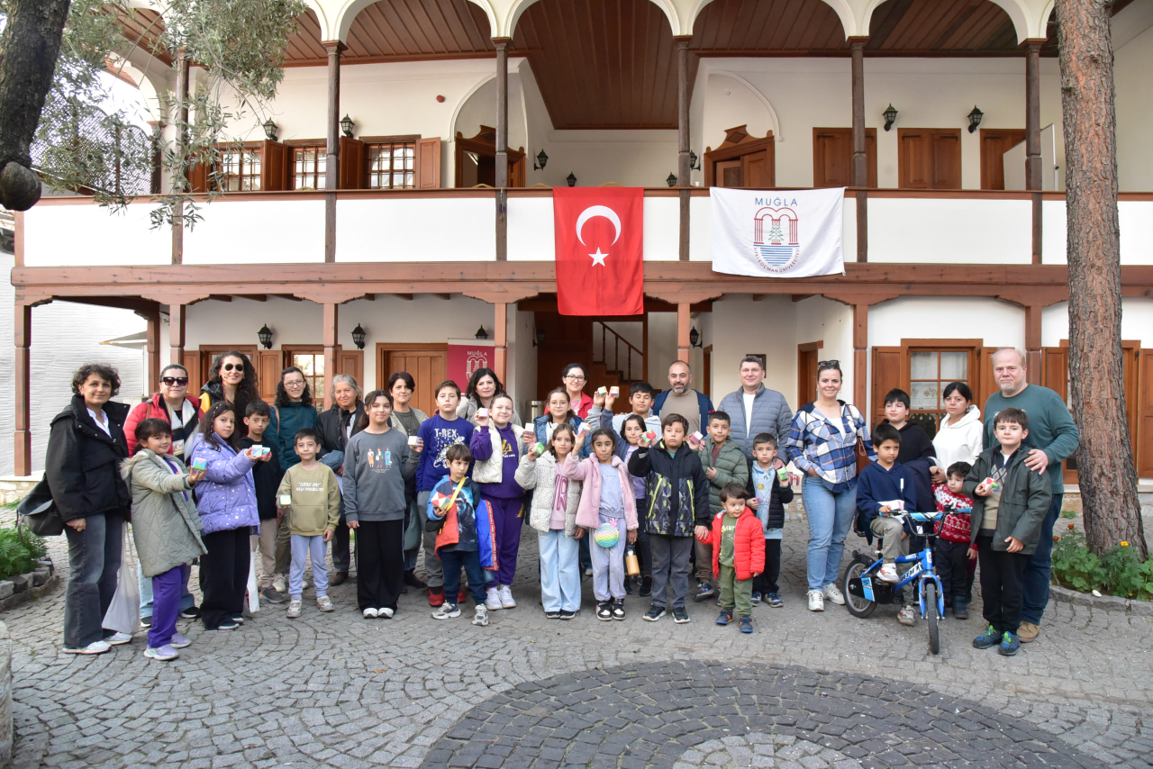 Çocuklar Origami ile Geometrinin Dünyasını Keşfetti  