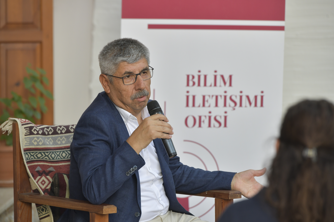 Tarih, Bilim Kafe’de Konuşuldu: “Tarihçi Ne Söyler? Ne Saklar?”