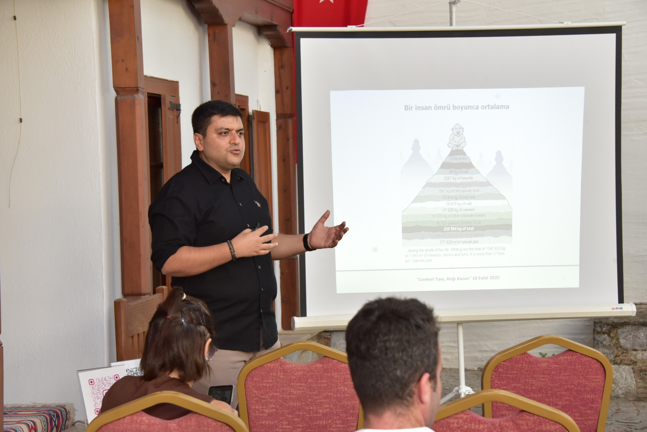 Bilim Kafe’de Bu Kez İkincil Kaynakların Önemi Konuşuldu