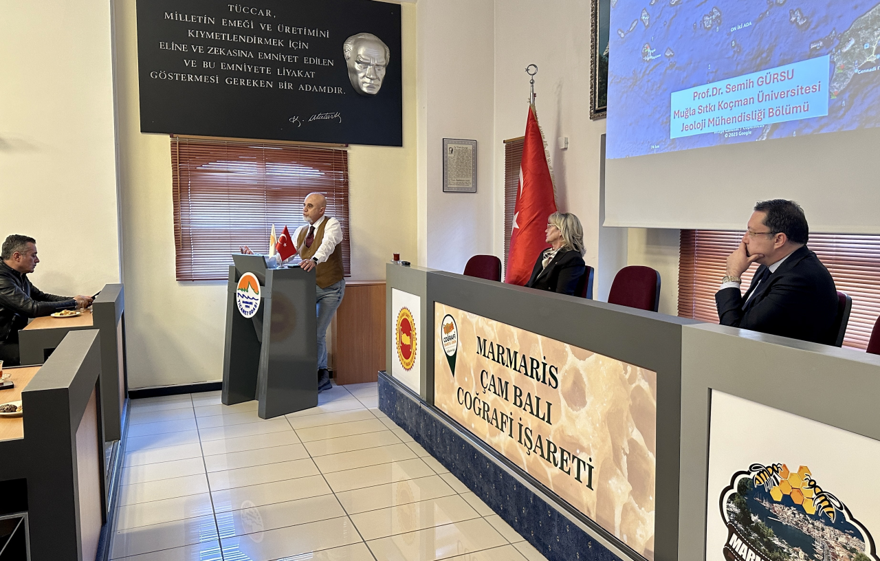 Jeoloji Mühendisliği Bölüm Başkanımız Prof. Dr. Semih GÜRSU, Marmaris Ticaret Odası Meclis Üyelerine Seminer Vermiştir