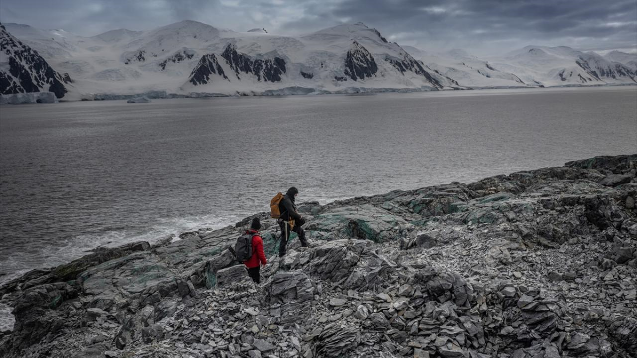 Bölümümüz Mezunu ve Eski Öğretim Elemanımız Dr. Göksu USLULAR Antarktika
