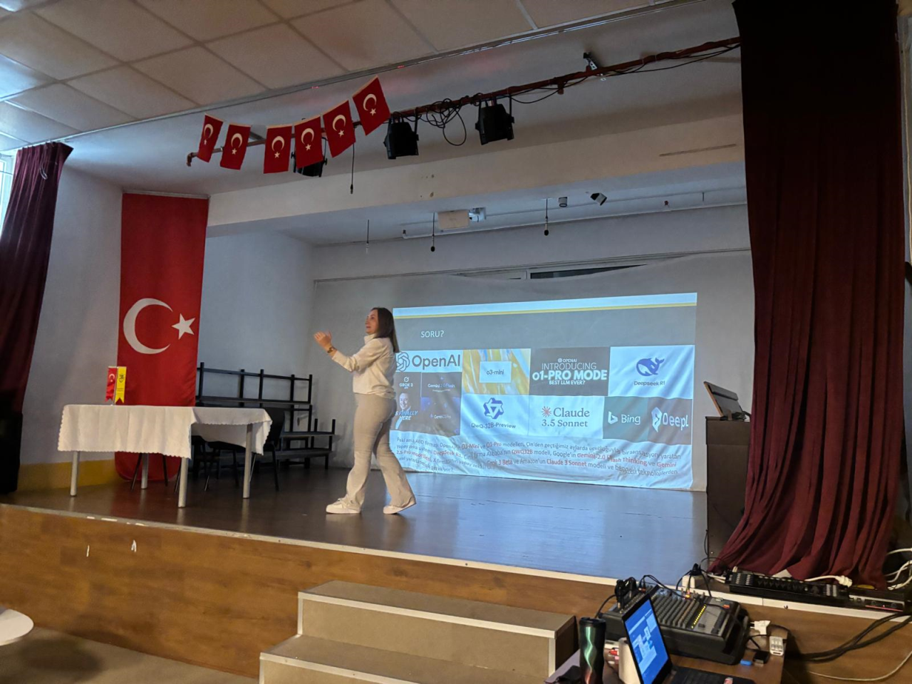 Bilim Haftası Söyleşileri- Geleceğin Dili: Yapay Zekayı Doğru Kullanmanın İpuçları