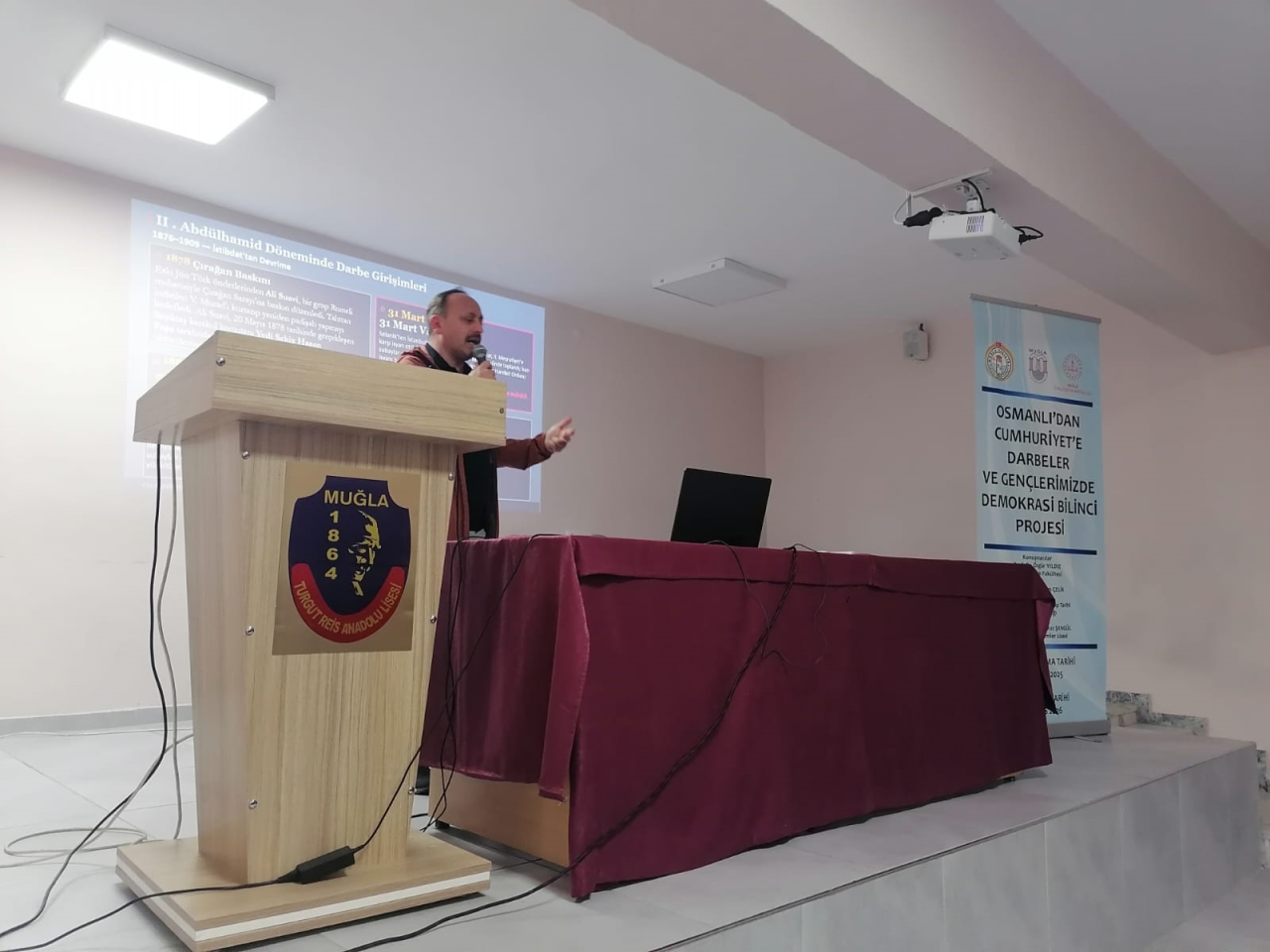Öğr. Gör. Dr. Adem ÇELİK PROJE -PANEL