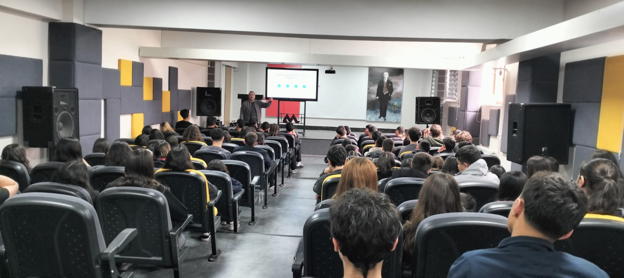Su Okur Yazarlığı Etkinliği