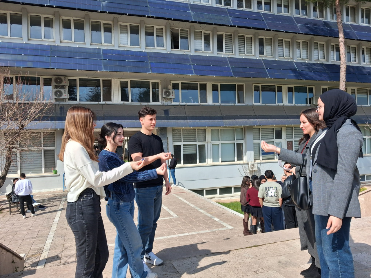 3 Mart Dünya Kulak ve İşitme Günü farkındalık çalışmaları kampüsümüzde gerçekleştirildi. 