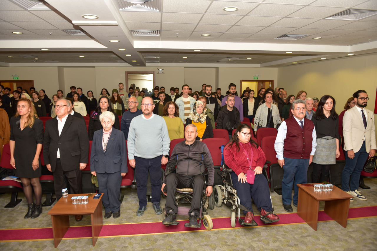 3 Aralık Dünya Engelliler Günü kapsamında düzenlenen "Engellilik Alanında Projeler" seminer