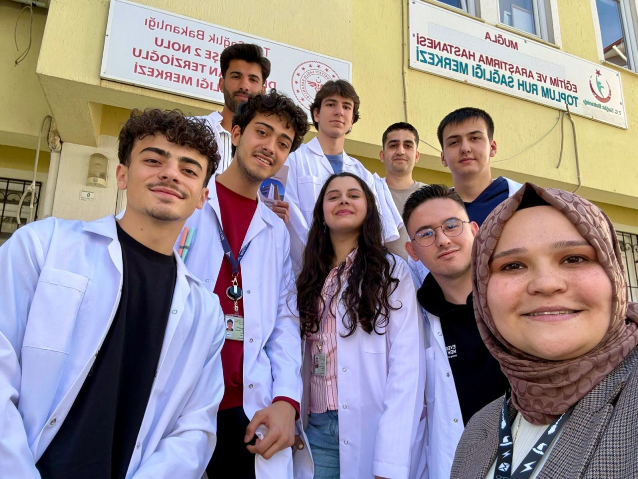 MSKÜ Tıp Fakültesi Öğrencilerinden Ağrı Kesicilerin Doğru Kullanımına Yönelik Farkındalık Çalışması