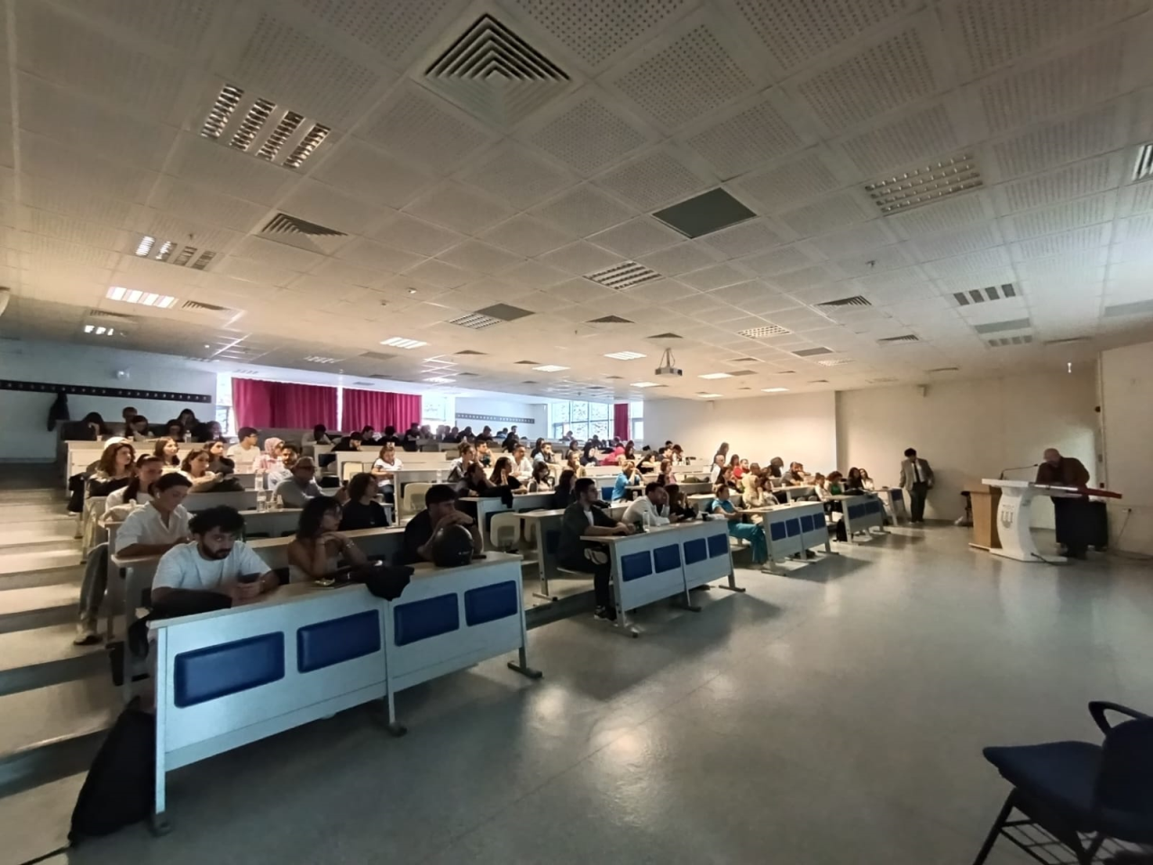 Muğla Sıtkı Koçman Üniversitesi’nde yürütülen “Tıp Fakültesi Perspektifinden Tanzimattan Cumhuriyete Türk Resim Sanatında İkonodiagnoz ve Görsel Düşünme Stratejileri: Kültürel Mirasın İzinde” başlıklı, Cumhuriyetin 100. Yılı Özel Çağrısı TÜBİTAK-1001 (323K253) numaralı projenin kapanış toplantısı 01 Ekim 2025 tarihinde gerçekleştirildi.