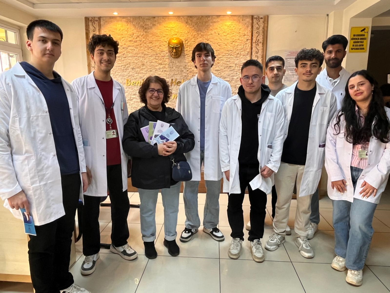 MSKÜ Tıp Fakültesi Öğrencilerinden Ağrı Kesicilerin Doğru Kullanımına Yönelik Farkındalık Çalışması