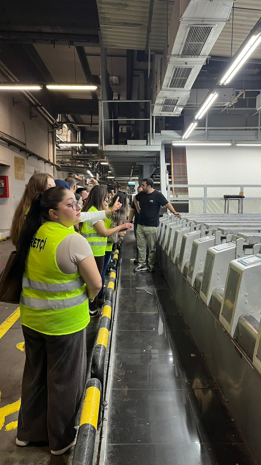Muğla MYO Kimya ve Kozmetik Teknolojisi Programları Öğrencilerinden Menderes Tekstil’e Teknik Gezi