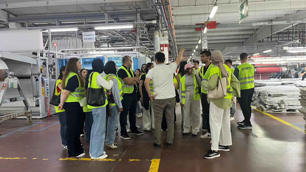 Muğla MYO Kimya ve Kozmetik Teknolojisi Programları Öğrencilerinden Menderes Tekstil’e Teknik Gezi