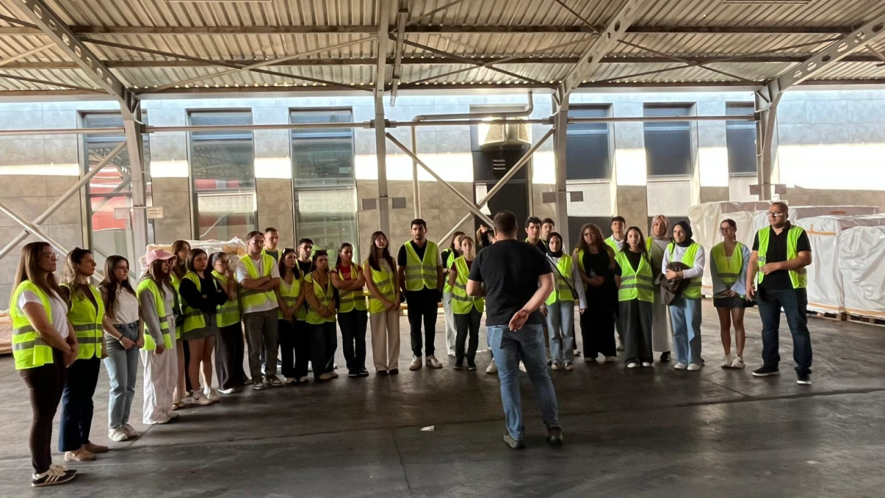 Muğla MYO Kimya ve Kozmetik Teknolojisi Programları Öğrencilerinden Menderes Tekstil’e Teknik Gezi