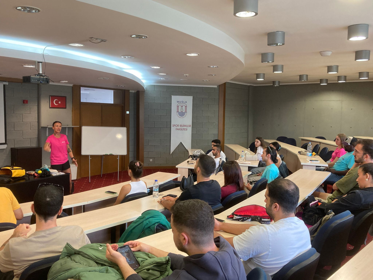 Spor Hizmetlerinde Şirketleşme Semineri Gerçekleştirildi