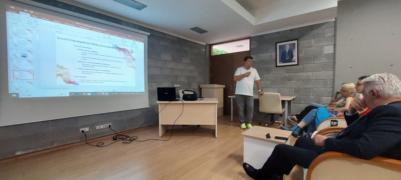 Yerel Yönetimlerde Rekreasyon Yönetimi Semineri Gerçekleştirildi
