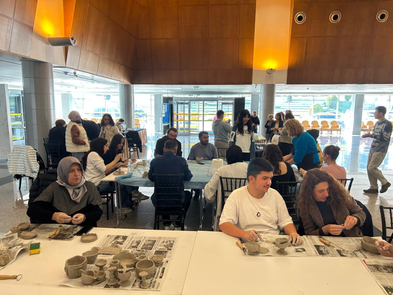 “DENGE Belgeseli ile Sürdürülebilir Yaşam Günü” kapsamında Seramik Atölyesi Düzenlendi