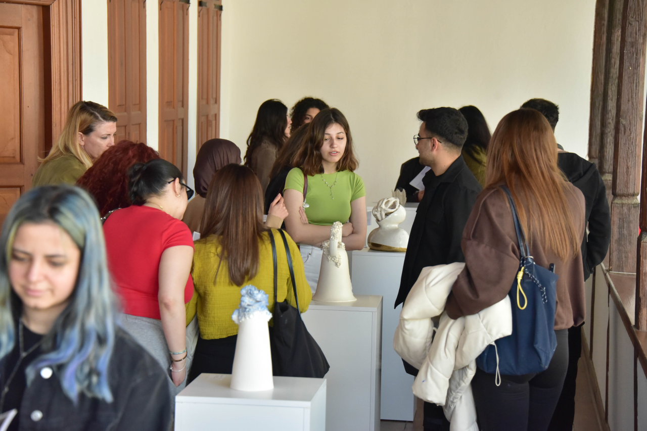 “Akrom” Sergisi Bilim ve Sanat Evi’nde Açıldı