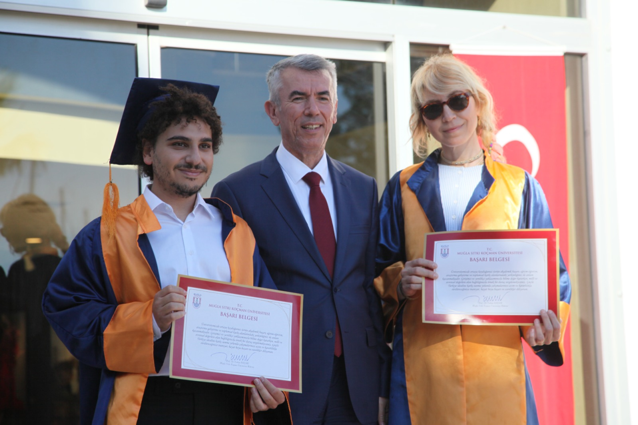 Muğla Sıtkı Koçman Üniversitesi Bodrum Güzel Sanatlar Fakültesi, 19. dönem mezunlarını verdi.