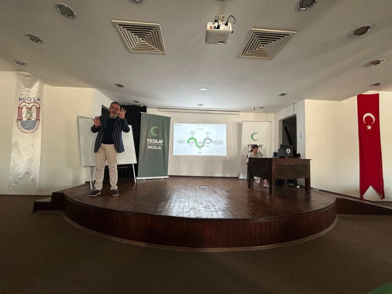 Yeşilay Muğla İl Başkanı Sayın Abdullah Şenol Şengür’ün Katılımıyla Teknoloji Bağımlılığı Semineri Gerçekleştirildi