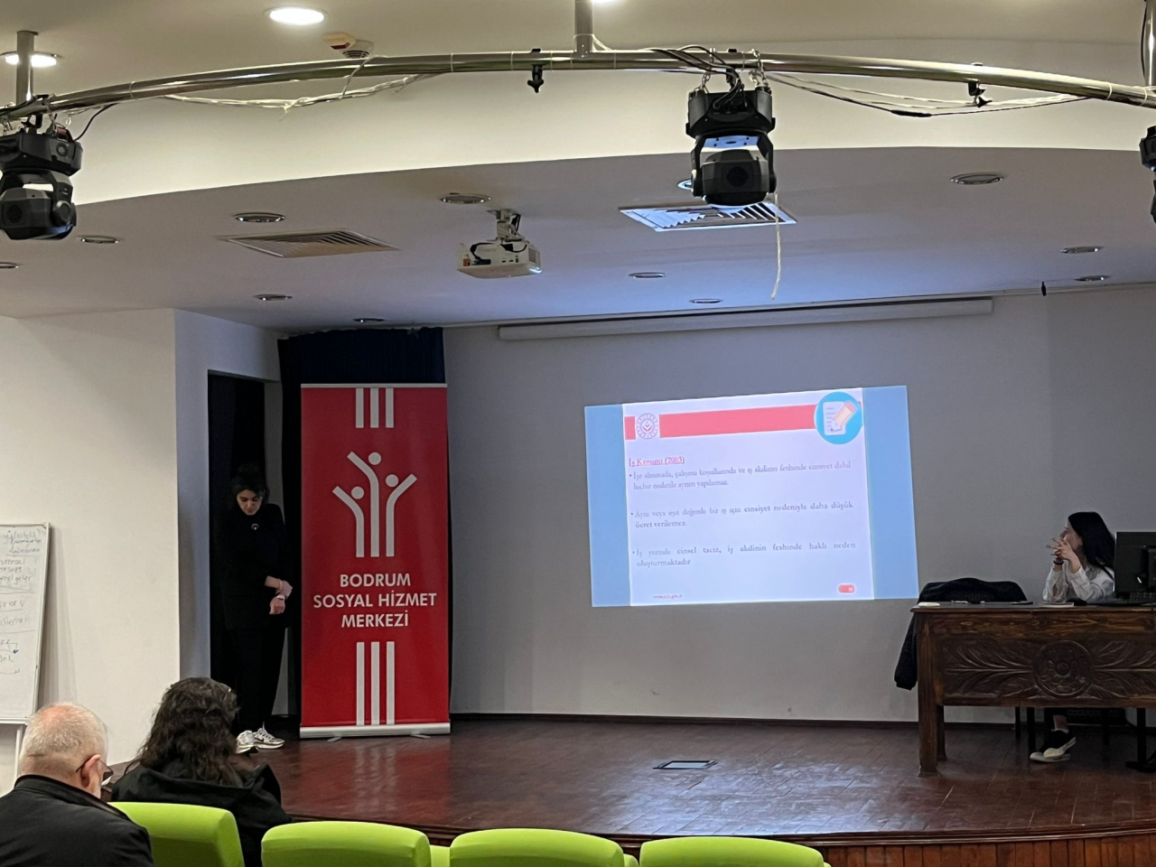  Aile İçi ve Kadına Yönelik Şiddetle Mücadele Başlıklı Seminer Düzenlendi