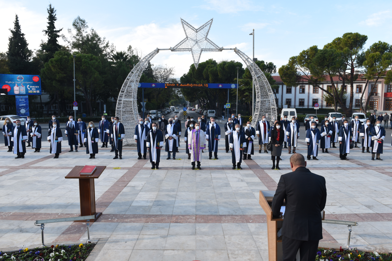 Üniversitemizde Akademik Yıl Açılışı Gerçekleştirildi