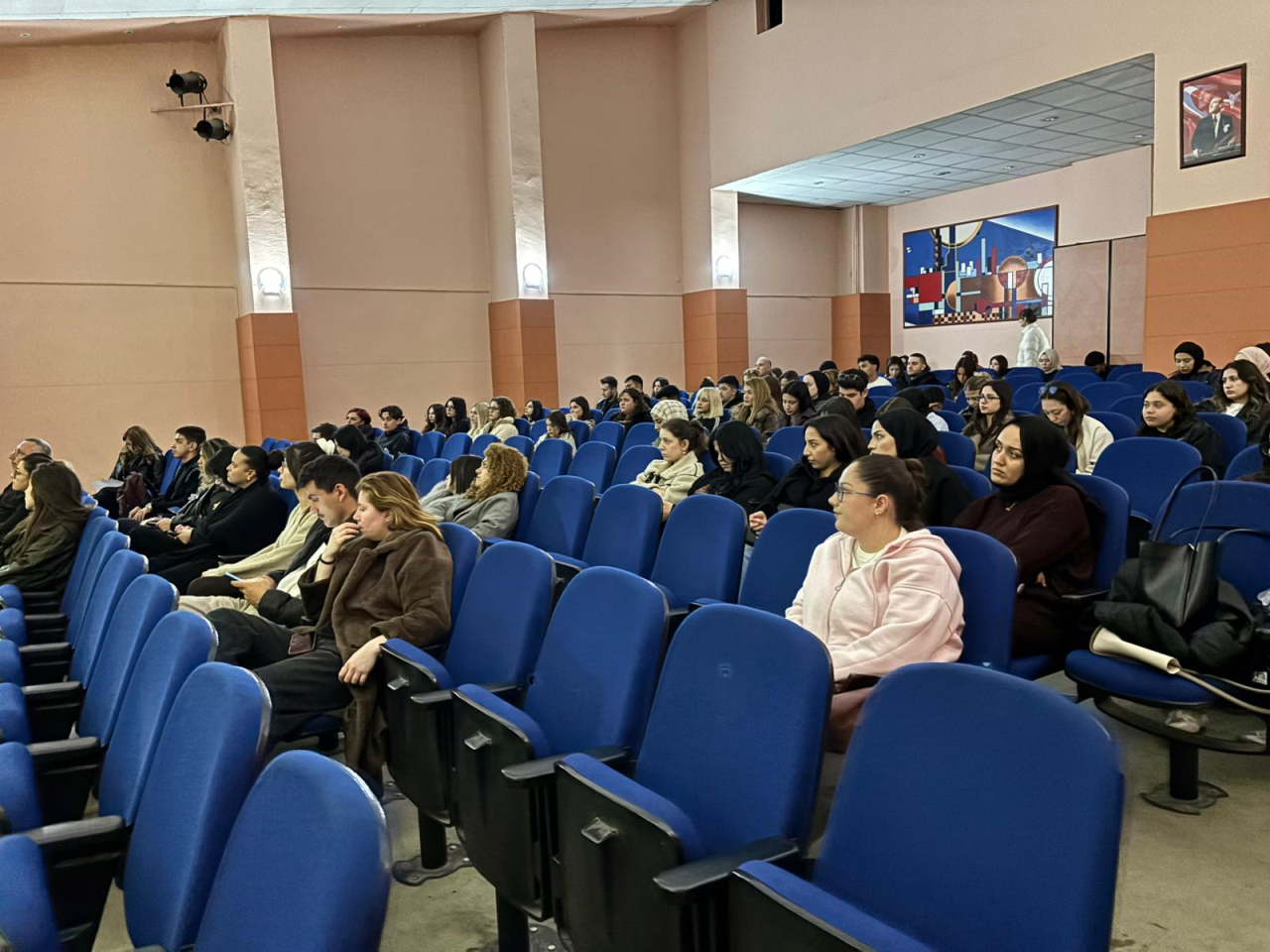 Gençlere Psikolojik Dayanıklılık Rehberi: "Yalnız Değilsiniz"