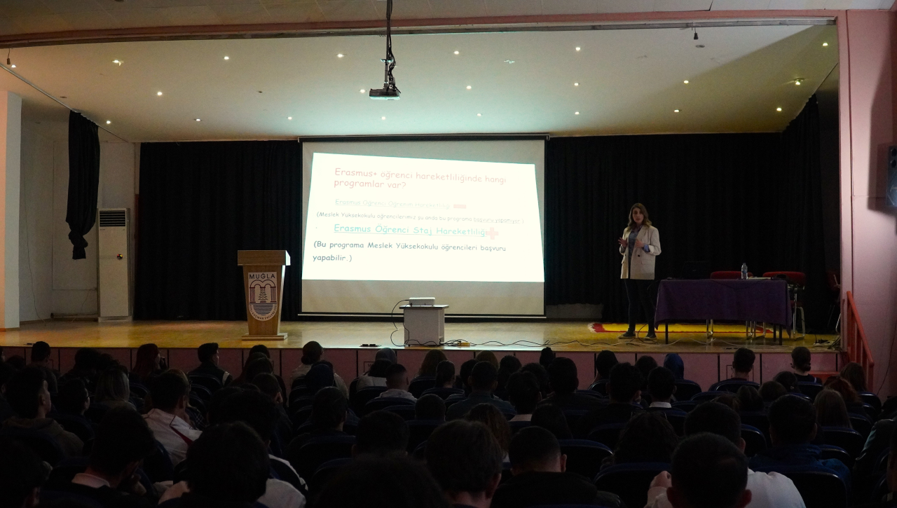 Erasmus Staj Hareketliliği Tanıtım Toplantısına Yoğun İlgi