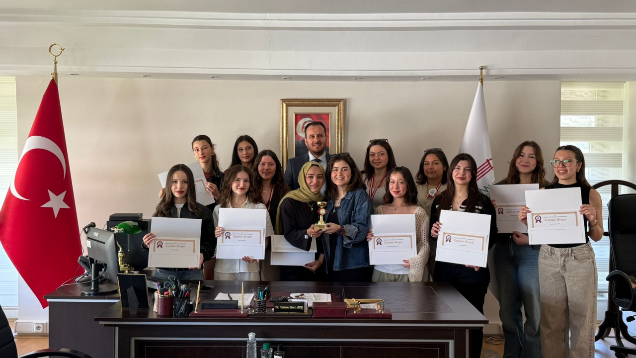 Kadın Voleybol Takımımız Turnuva İkincisi 