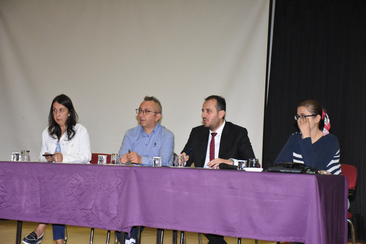  Muğla Meslek Yüksekokulunda İŞKUR Gençlik Programı Hakkında Bilgilendirme Toplantısı Gerçekleştirildi 