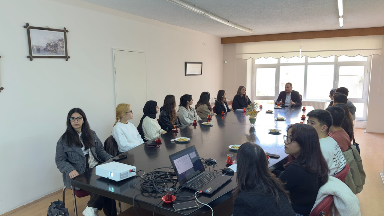 Kalite Süreçlerinde Öğrenci İmzası: Birim Kalite Komisyonu Temsilcisi Seçildi