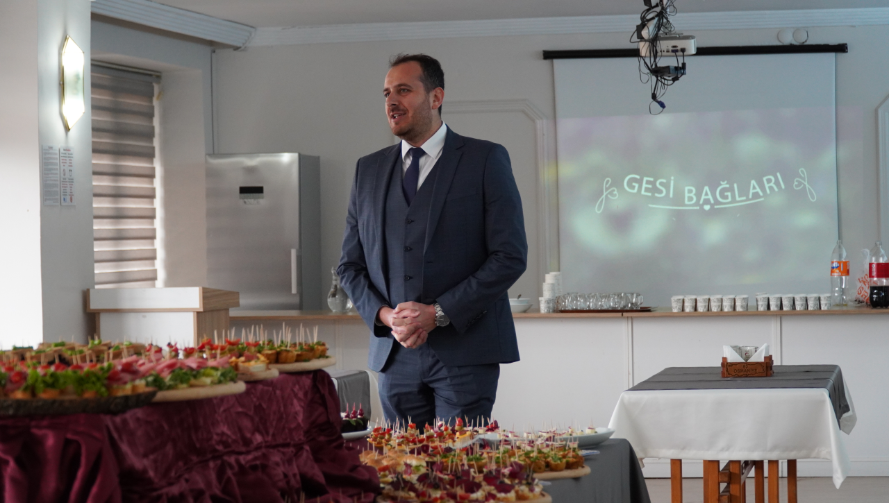 Öğrenci Topluluğundan Öğretmenler Günü’ne Anlamlı Jest