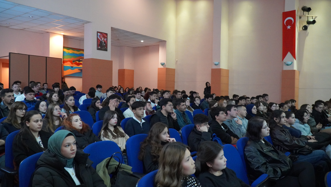 Erasmus Staj Hareketliliği Tanıtım Toplantısına Yoğun İlgi