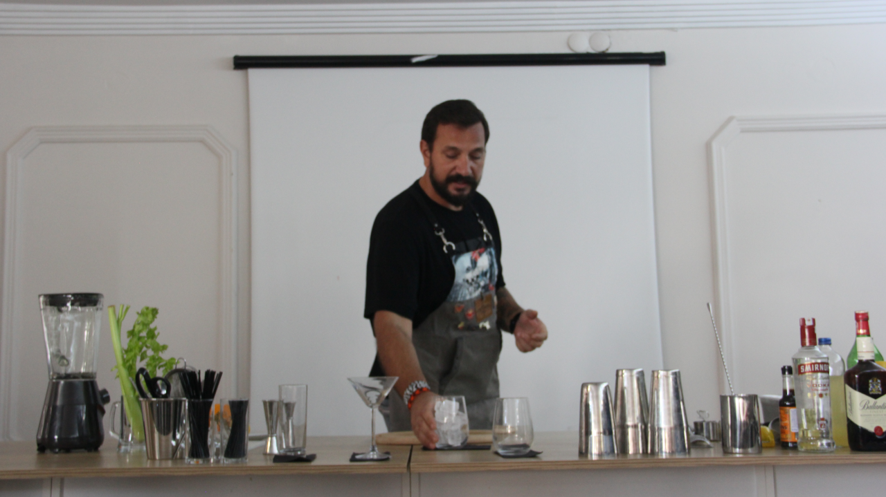 Mixoloji Dünyasına Lezzetli Bir Adım