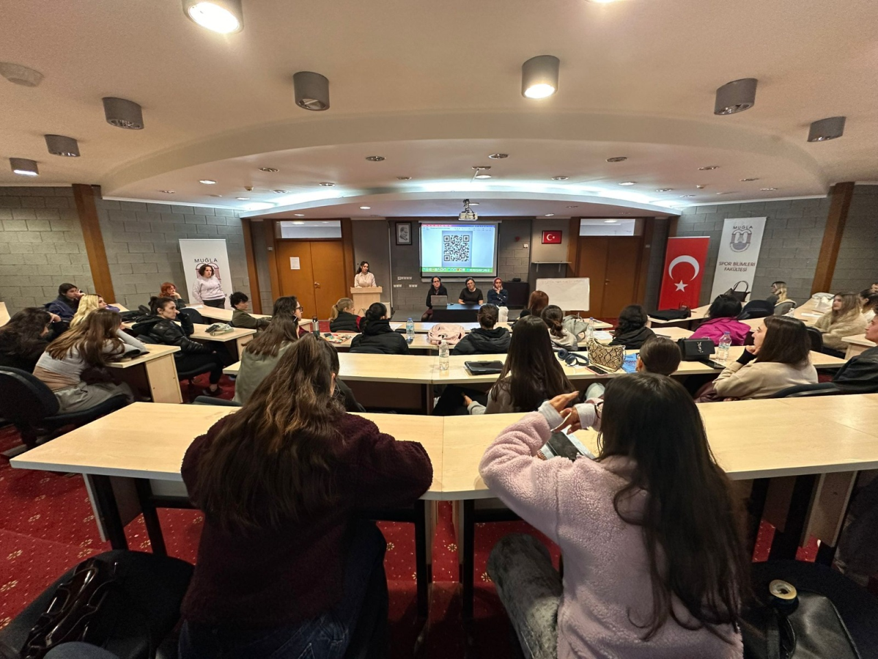 Fakültemizde "Güvende Hissetme Hakkı: Sınırlar, Duygusal Destek ve Hukuki Çözüm Yolları" Başlıklı Konferans Gerçekleştirildi