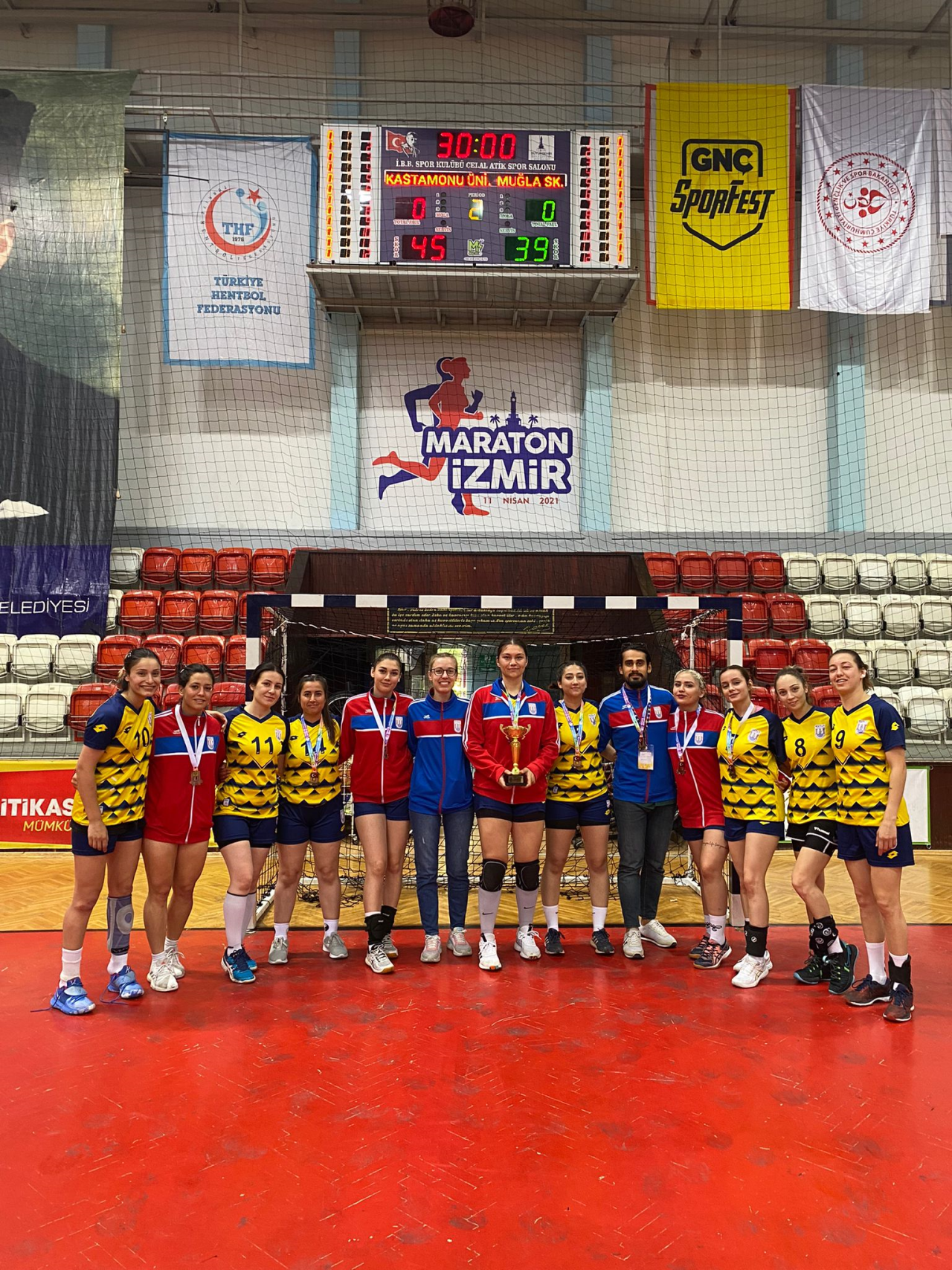 MSKÜ Kadın Hentbol Takımı Süper Lig’den Üçüncülük Kupası ile Döndü