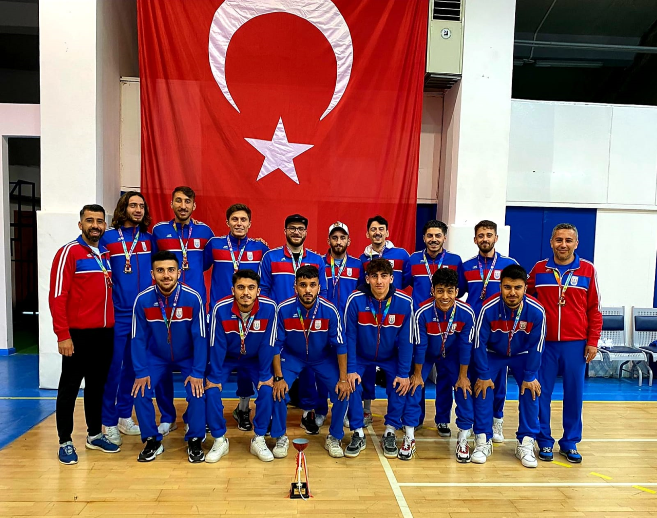 MSKÜ Erkek Futsal Takımı Süper Lig’den Üçüncülük Kupası ile Döndü