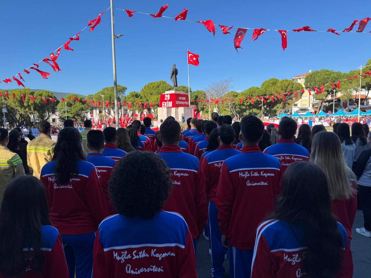 Spor Bilimleri Fakültesi Öğrencileri 29 Ekim Cumhuriyet Bayramı Coşkusuna Ortak Oldu