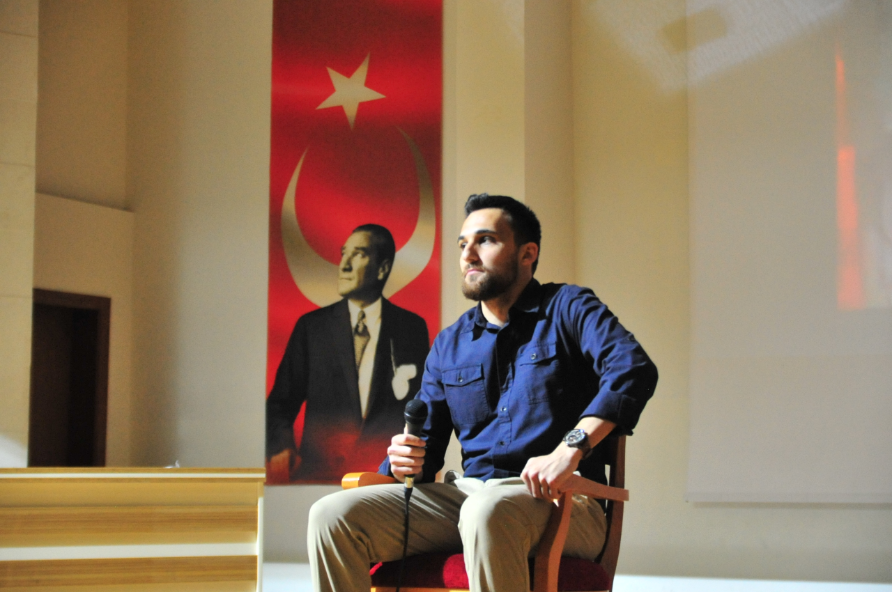 "Hakkın Sesi Mehmet Akif"