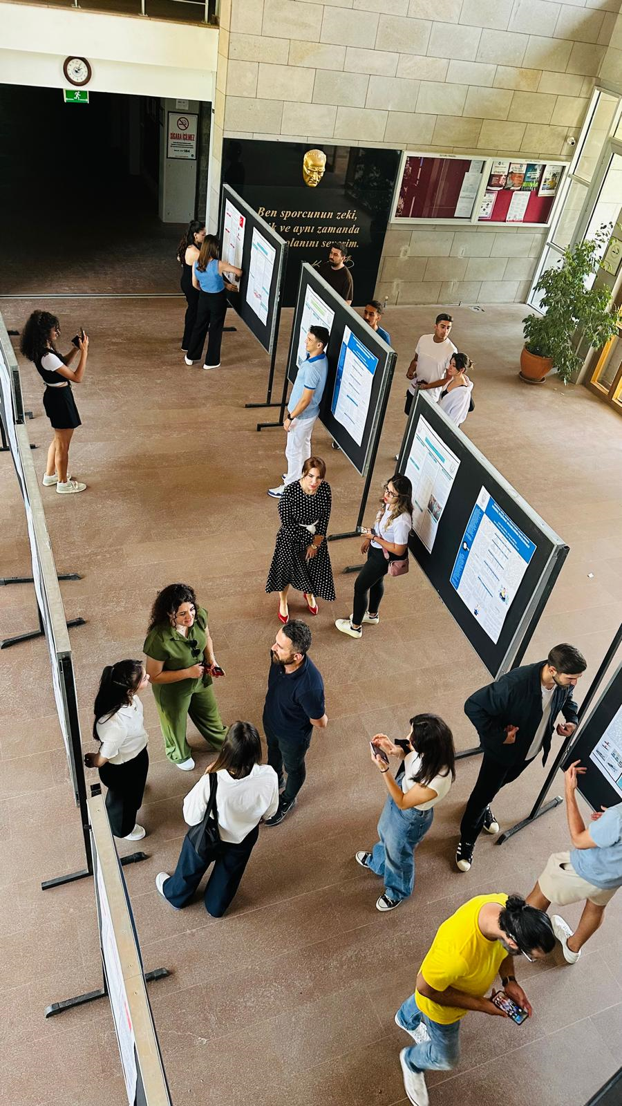 Spor Yöneticiliği ve Antrenörlük Eğitimi Bölümü Öğrencilerinden Poster Bildiri Etkinliği