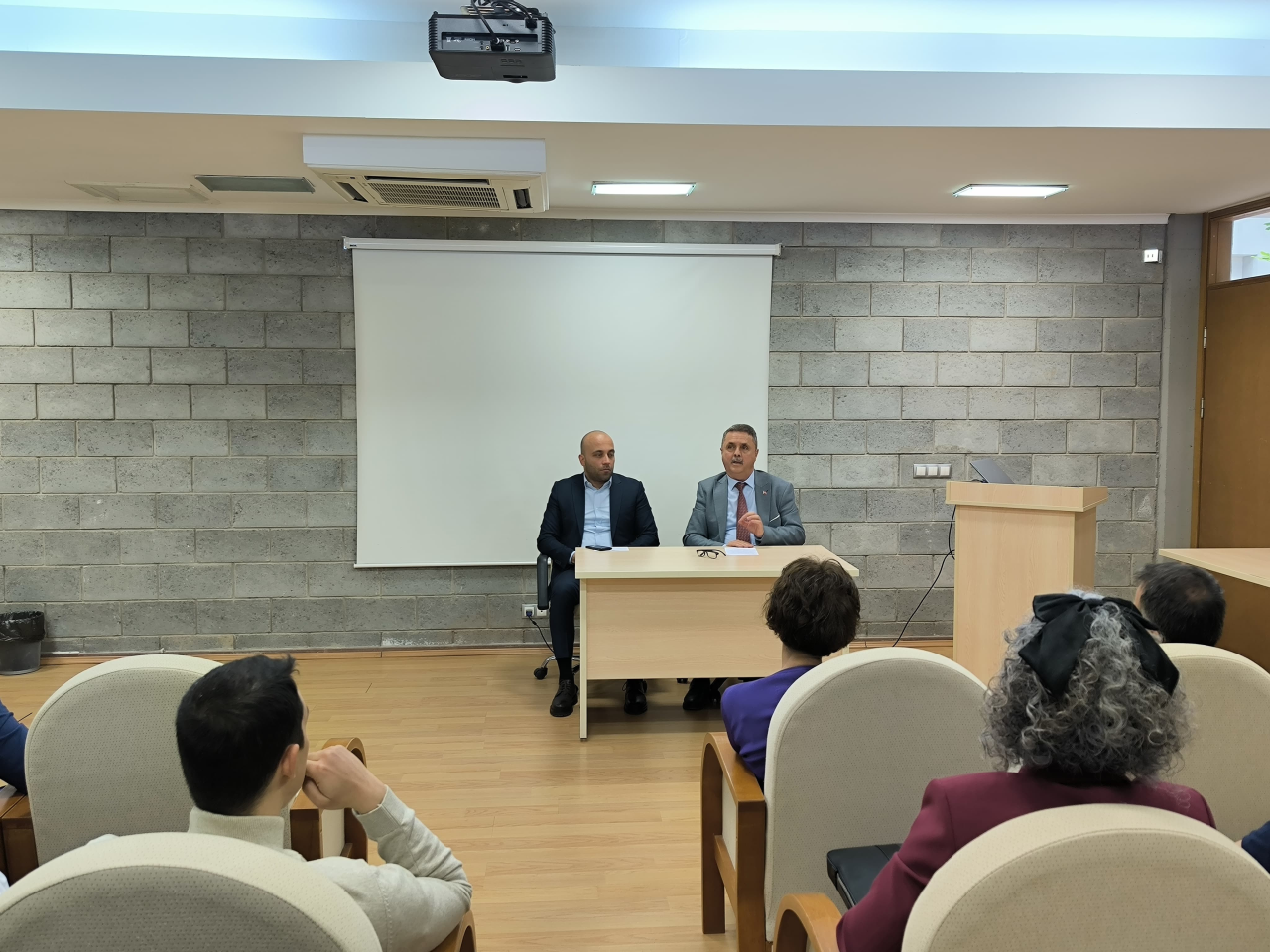 Alanın ve Sektörün İhtiyaçlarını Dikkate Alan Tez Konusu Belirleme