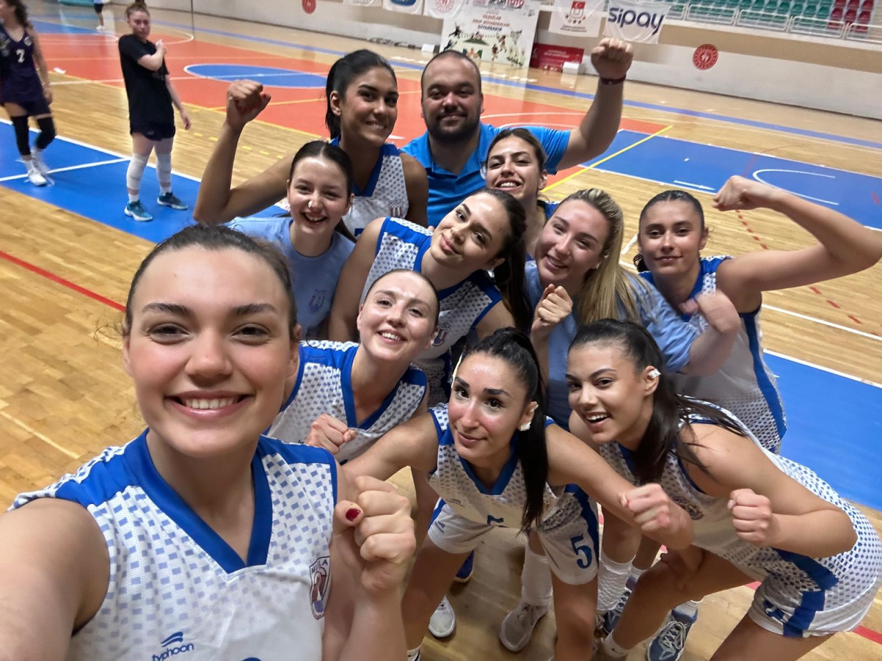 MSKÜ Kadın Basketbol Takımımız Tarihinde İlk Kez Süper Lige Yükseldi