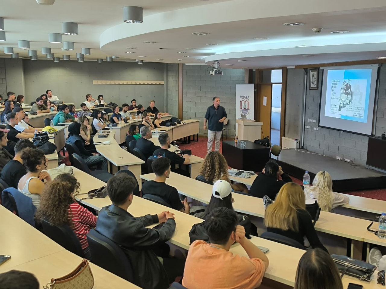 Fakültemizde Spor ve Spor Medyasını Eşitlikçi Bir Mercekte Değerlendirmek Semineri Gerçekleştirildi