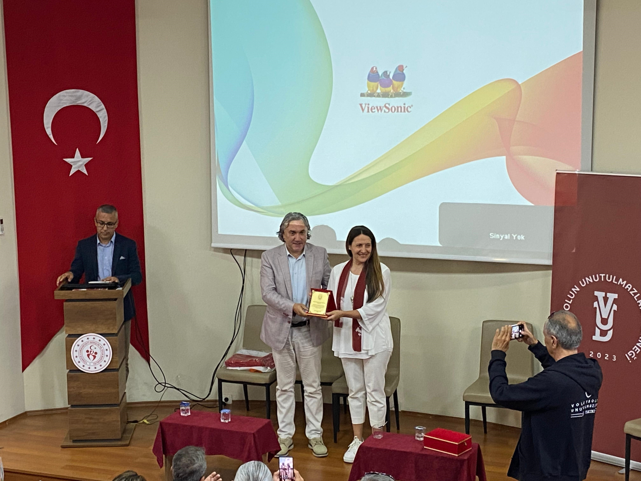 "Voleybolun Yaşamımıza Kattıkları" Konferansı Gerçekleştirildi