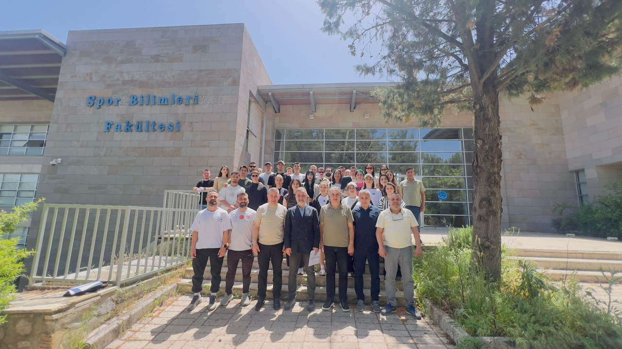 Fakültemizde “Antrenörlükte Medya ve İletişim Yolu” Semineri Gerçekleştirildi
