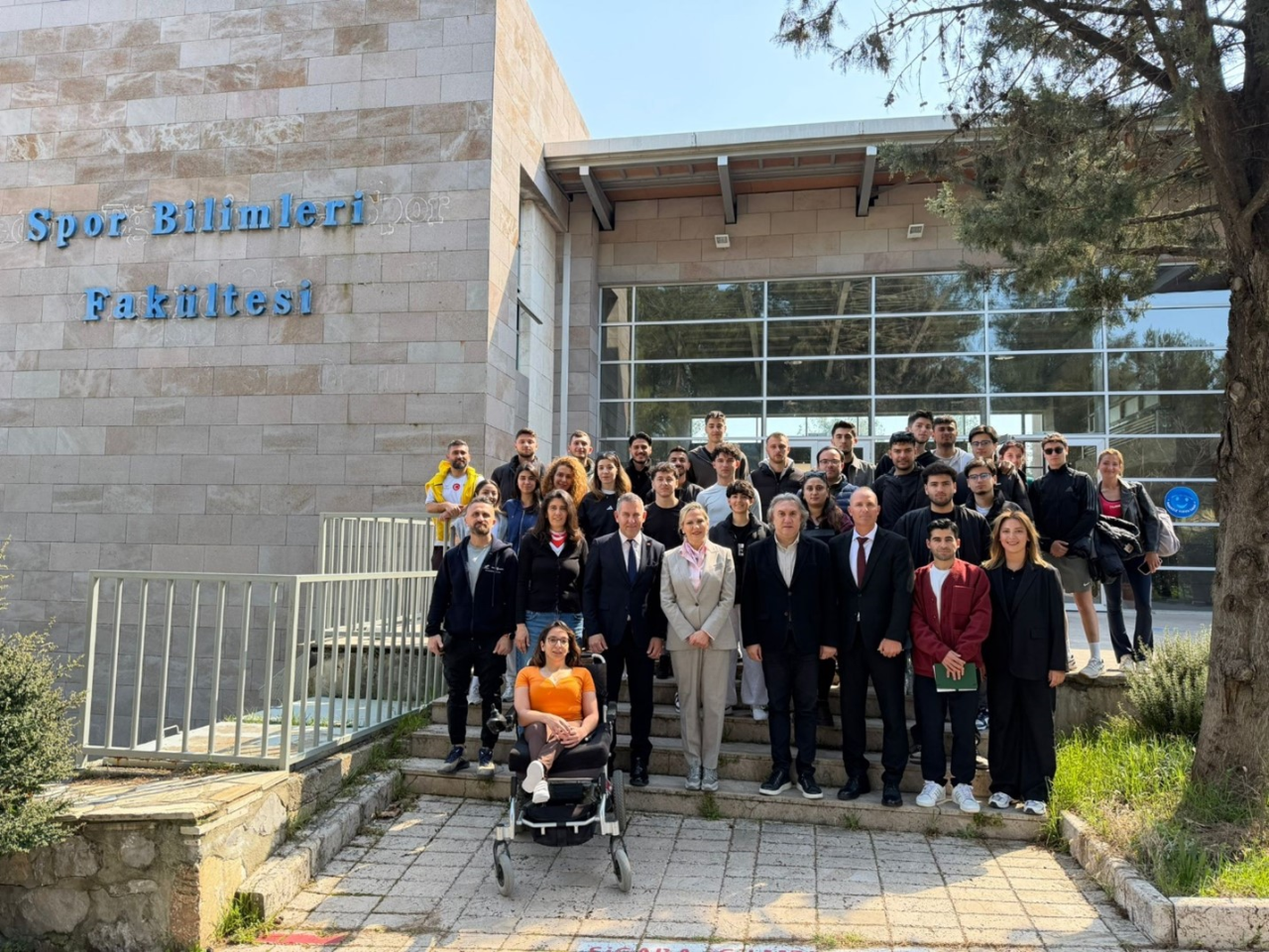 Fakültemizde "Spor Federasyonlarında Yeni Yönetim Yaklaşımları Çerçevesinde Türkiye Tenis Federasyonu’" Başlıklı Seminer Gerçekleştirildi