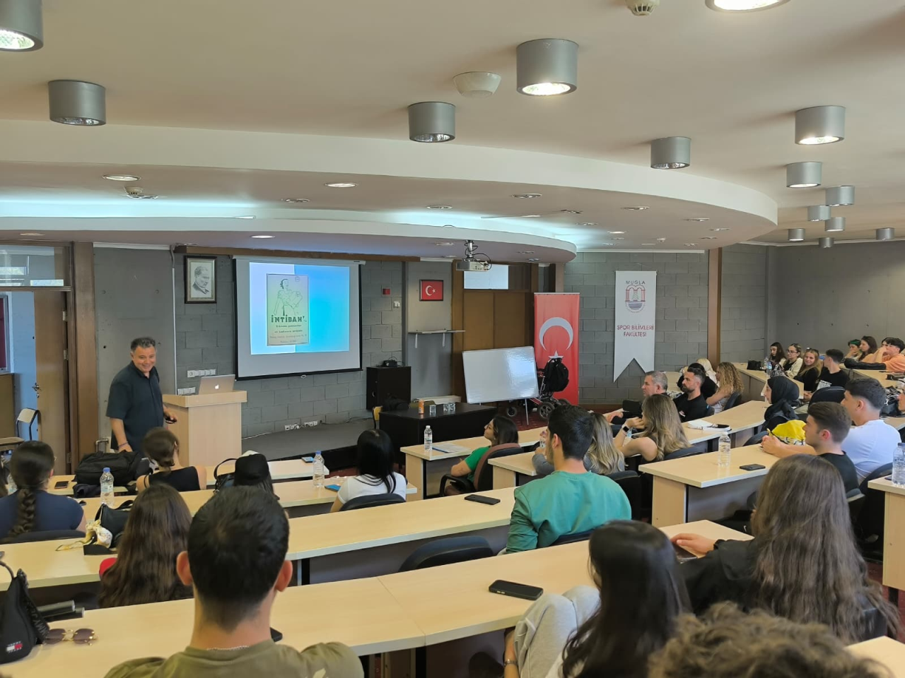 Fakültemizde Spor ve Spor Medyasını Eşitlikçi Bir Mercekte Değerlendirmek Semineri Gerçekleştirildi