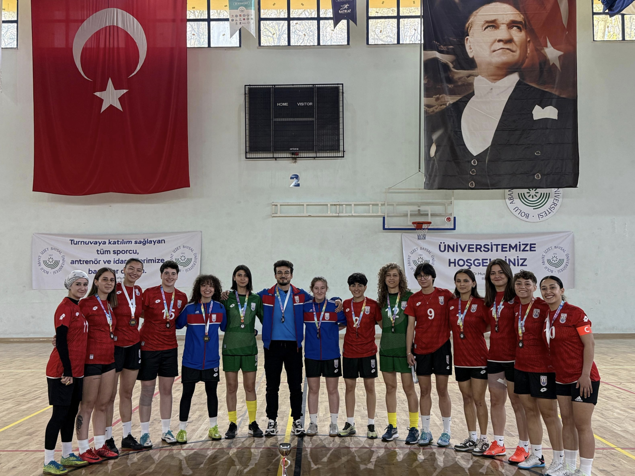 MSKÜ Kadın Futsal Takımı Bölgesel Ligi Üçüncülükle Tamamladı!