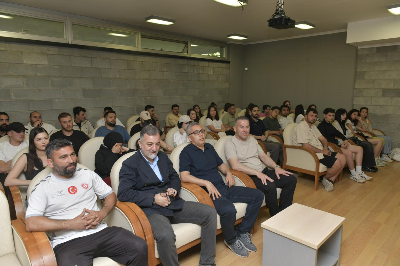 Fakültemizde “Antrenörlükte Medya ve İletişim Yolu” Semineri Gerçekleştirildi